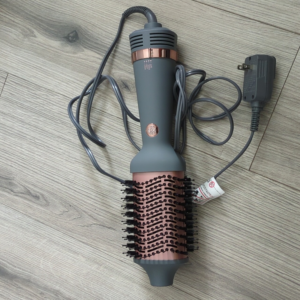 Hairitage up in the air volumizing brush